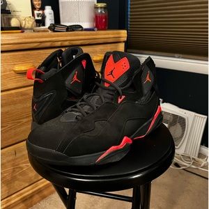 Jordan true flight infrared. Good condition. No original box. Size 13.
